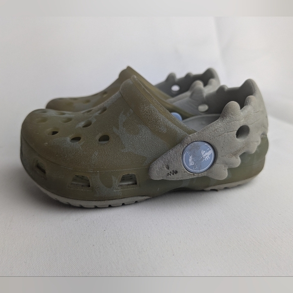 CROCS baby Shark Sandals Size 4-5 Gray Color Waterproof - Picture 3 of 7